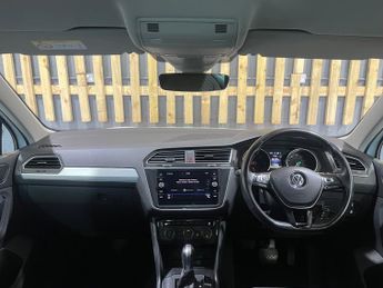 Volkswagen Tiguan 2.0 TDI SE Navigation SUV 5dr Diesel DSG 4Motion Euro 6 (s/s) (1