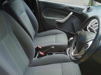 Ford Fiesta 1.6 TDCi Titanium Hatchback 5dr Diesel Manual (110 g/km, 89 bhp)