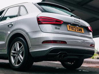 Audi Q3 2.0 TDI S line SUV 5dr Diesel S Tronic quattro Euro 5 (s/s) (177