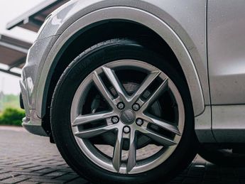 Audi Q3 2.0 TDI S line SUV 5dr Diesel S Tronic quattro Euro 5 (s/s) (177