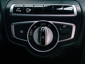 Mercedes-Benz C Class 2.1 C220d AMG Line (Premium Plus) Saloon 4dr Diesel 7G-Tronic+ E