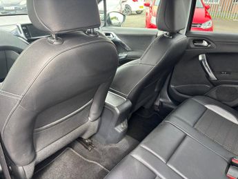 Peugeot 2008 1.6 e-HDi Allure SUV 5dr Diesel Manual Euro 5 (s/s) (115 ps)