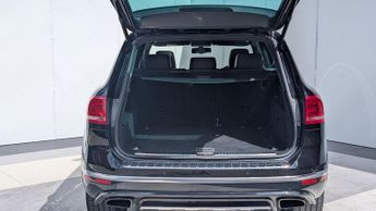 Volkswagen Touareg 3.0 TDI V6 BlueMotion Tech R-Line Tiptronic 4WD Euro 6 (s/s) 5dr