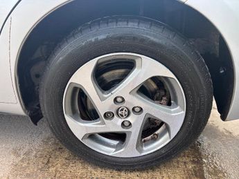 Toyota Yaris 1.5 VVT-h Icon Hatchback 5dr Petrol Hybrid E-CVT Euro 6 (101 ps)