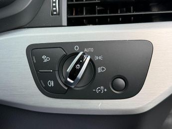 Audi A4 2.0 TDI ultra S line S Tronic Euro 6 (s/s) 4dr