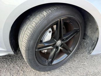 Audi A4 2.0 TDI ultra S line S Tronic Euro 6 (s/s) 4dr