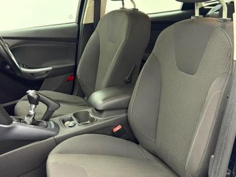 Ford Focus 1.6 TDCi Titanium Navigator Euro 5 (s/s) 5dr