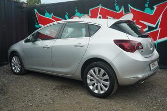 Vauxhall Astra 2.0 CDTi Elite Hatchback 5dr Diesel Auto Euro 5 (165 ps)