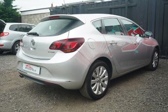 Vauxhall Astra 2.0 CDTi Elite Hatchback 5dr Diesel Auto Euro 5 (165 ps)