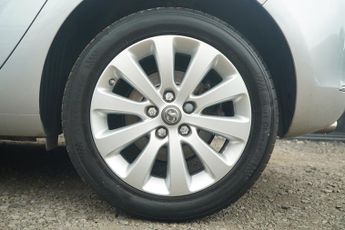 Vauxhall Astra 2.0 CDTi Elite Hatchback 5dr Diesel Auto Euro 5 (165 ps)