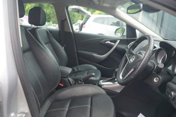 Vauxhall Astra 2.0 CDTi Elite Hatchback 5dr Diesel Auto Euro 5 (165 ps)
