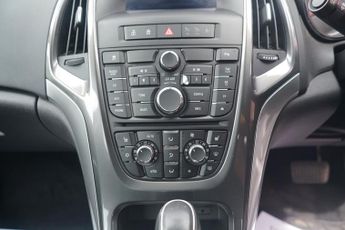 Vauxhall Astra 2.0 CDTi Elite Hatchback 5dr Diesel Auto Euro 5 (165 ps)