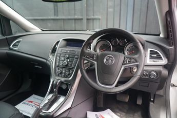 Vauxhall Astra 2.0 CDTi Elite Hatchback 5dr Diesel Auto Euro 5 (165 ps)