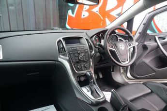 Vauxhall Astra 2.0 CDTi Elite Hatchback 5dr Diesel Auto Euro 5 (165 ps)