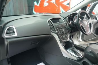Vauxhall Astra 2.0 CDTi Elite Hatchback 5dr Diesel Auto Euro 5 (165 ps)