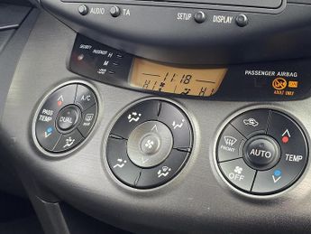 Toyota RAV4 2.2 D-CAT SR SUV 5dr Diesel Auto 4WD Euro 5 (150 ps)