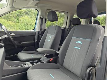 Ford Tourneo Connect 2.0 EcoBlue Active MPV 5dr Diesel DCT Euro 6 (s/s) (122 ps)