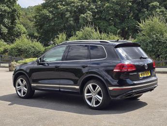 Volkswagen Touareg 3.0 TDI V6 BlueMotion Tech R-Line SUV 5dr Diesel Tiptronic 4WD E