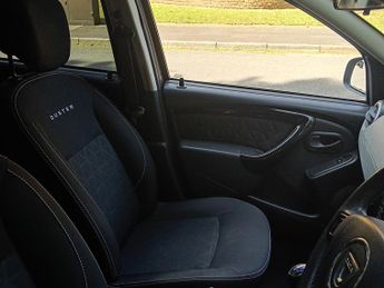 Dacia Duster 1.5 dCi Laureate SUV 5dr Diesel Manual Euro 5 (110 ps)