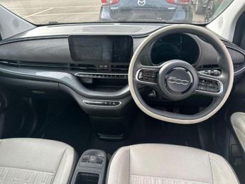 Fiat 500e 42kWh La Prima Hatchback 3dr Electric Auto (118 ps)