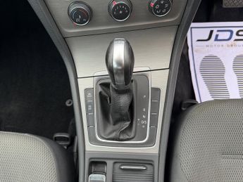 Volkswagen Golf 1.6 TDI BlueMotion Tech SE Estate 5dr Diesel DSG Euro 5 (s/s) (1