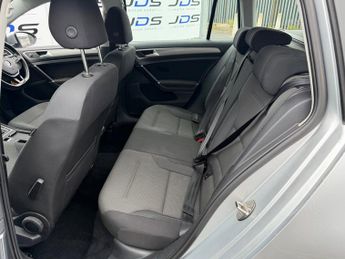 Volkswagen Golf 1.6 TDI BlueMotion Tech SE Estate 5dr Diesel DSG Euro 5 (s/s) (1