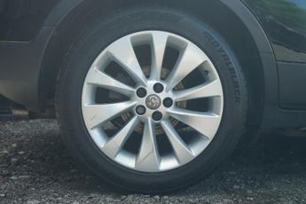 Vauxhall Mokka X 1.4i Turbo Elite SUV 5dr Petrol Auto Euro 6 (140 ps)
