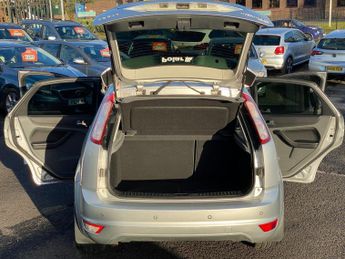 Ford Focus 2.0 TDCi DPF Titanium Powershift 5dr
