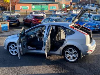 Ford Focus 2.0 TDCi DPF Titanium Powershift 5dr