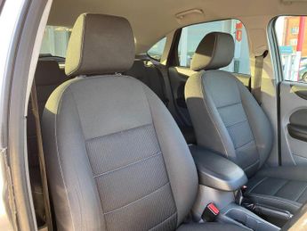 Ford Focus 2.0 TDCi DPF Titanium Powershift 5dr