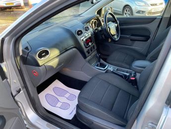 Ford Focus 2.0 TDCi DPF Titanium Powershift 5dr