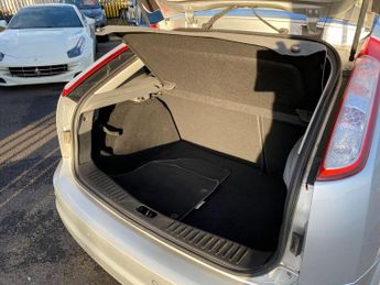 Ford Focus 2.0 TDCi DPF Titanium Powershift 5dr