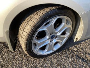 Ford Focus 2.0 TDCi DPF Titanium Powershift 5dr