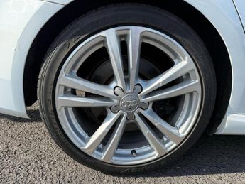Audi S3 2.0 TFSI Sportback 5dr Petrol S Tronic quattro Euro 6 (s/s) (Nav