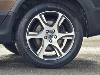 Volvo XC70 2.0 D3 SE Lux Estate 5dr Diesel Geartronic Euro 5 (163 ps)