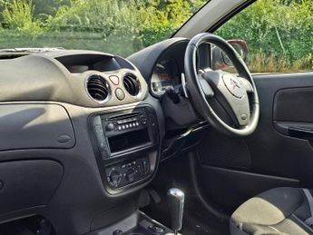 Citroen C2 1.6 16V VTR Hatchback 3dr Petrol Sensodrive Euro 4 (110 ps)