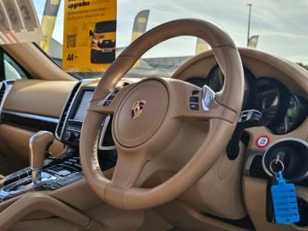 Porsche Cayenne 3.0 TD V6 SUV 5dr Diesel Tiptronic 4WD Euro 5 (s/s) (240 ps)