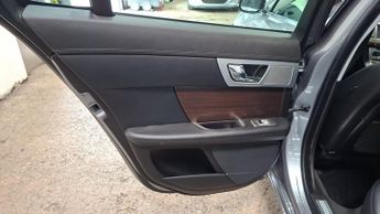 Jaguar XF 2.2d Luxury Auto Euro 5 (s/s) 4dr