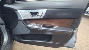 Jaguar XF 2.2d Luxury Auto Euro 5 (s/s) 4dr