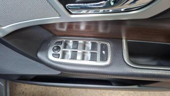 Jaguar XF 2.2d Luxury Auto Euro 5 (s/s) 4dr