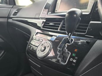 Toyota Estima 2WD Auto MPV