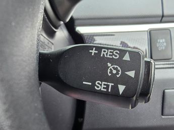 Toyota Estima 2WD Auto MPV