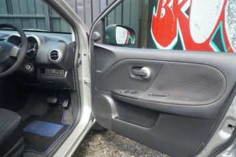 Nissan Note 1.6 16v SE Hatchback 5dr Petrol Automatic (166 g/km, 109 bhp)