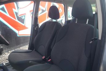Nissan Note 1.6 16v SE Hatchback 5dr Petrol Automatic (166 g/km, 109 bhp)