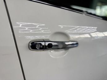 Peugeot 108 1.2 PureTech Roland Garros Top! Euro 6 5dr