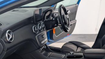 Mercedes-Benz A Class 2.1 A200d AMG Line (Premium) 7G-DCT Euro 6 (s/s) 5dr