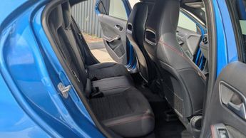 Mercedes-Benz A Class 2.1 A200d AMG Line (Premium) 7G-DCT Euro 6 (s/s) 5dr