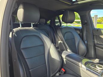 Mercedes-Benz GLC 2.0 GLC250 AMG Line (Premium) Coupe 5dr Petrol G-Tronic+ 4MATIC 