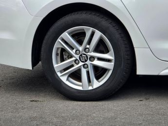 Suzuki Swace 1.8h Motion Estate 5dr Petrol Hybrid CVT Euro 6 (s/s) (140 ps)
