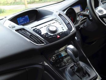 Ford Kuga 2.0 TDCi Titanium SUV 5dr Diesel Powershift AWD Euro 6 (s/s) (18